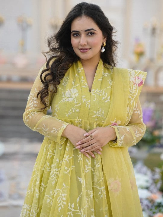 Vama Heritage Floral Embroidered V-Neck Panelled Anarkali Kurta