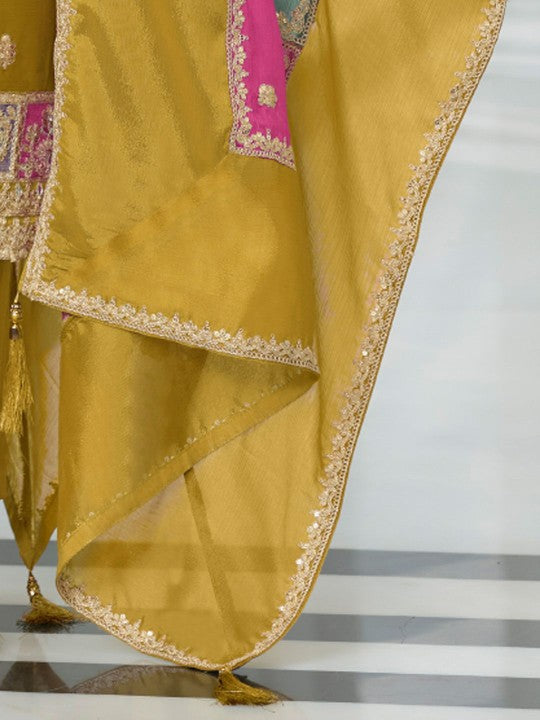 Indo Era Women Floral Embroidered Kurta