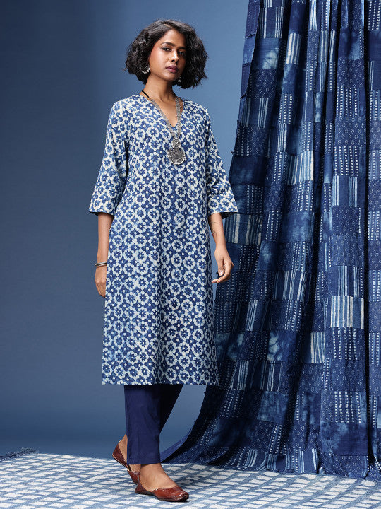 Taavi Floral Printed Block Print Legacy Kurta with Trousers & Dupatta