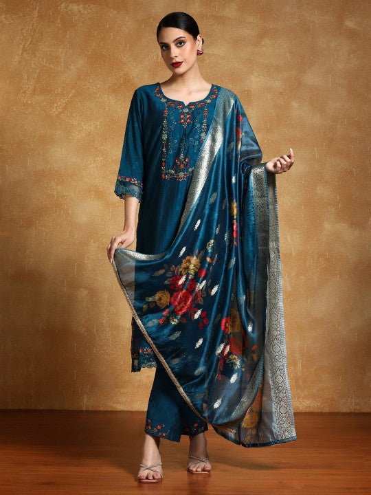 Varanga Women Floral Yoke Design Regular Thread Work Kurta