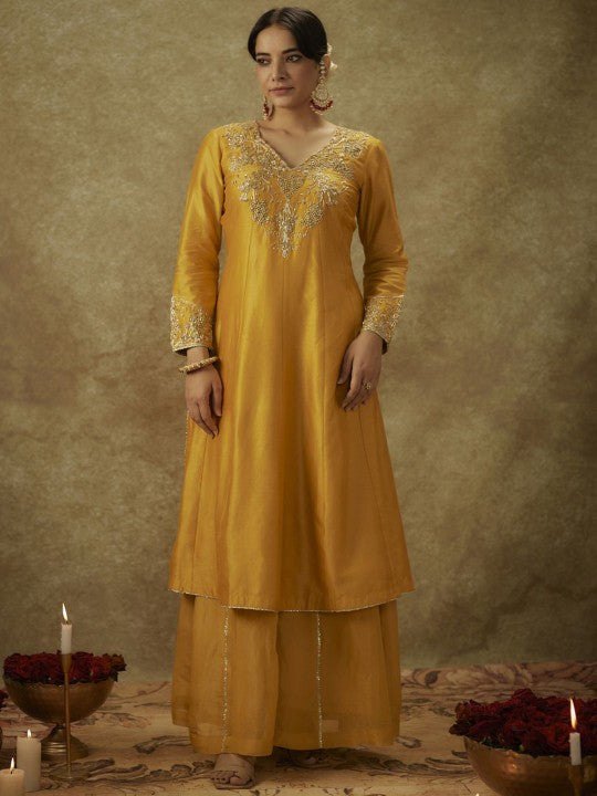 The Aarya Floral Embroidered Panelled Chanderi Silk Kurta