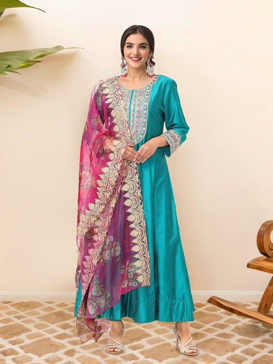 Ishin Women Ethnic Motifs Yoke Design Regular Thread Work Kurta with Trousers & With Dupatta