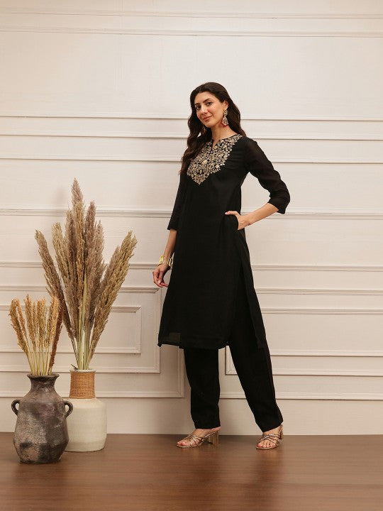 BARARA ETHNIC Ethnic Motifs Embroidered Kurta with Trousers & Dupatta