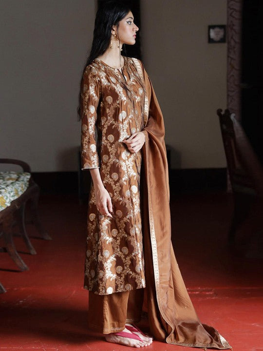 Ganga Women Regular Raw Silk Kurta