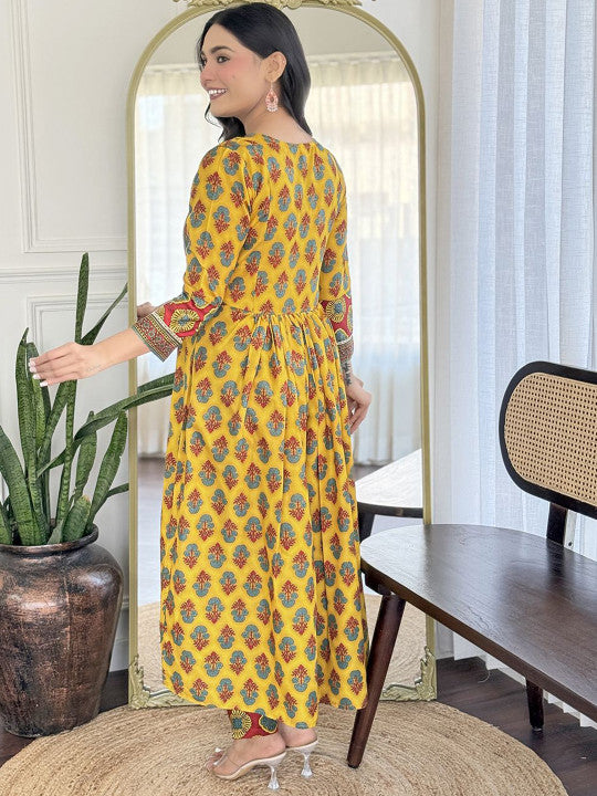 CHANDALIYO Women Ethnic Motifs Embroidered Regular Kurta with Trousers & Dupatta