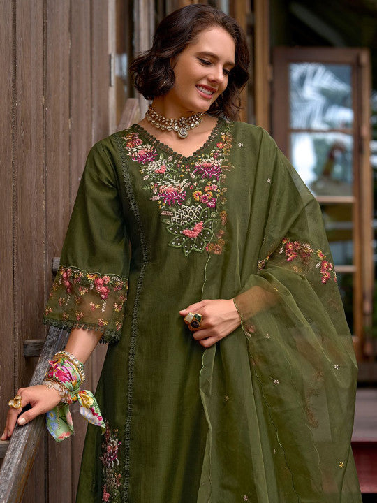 Indo Era Floral Embroidered V Neck Panelled A Line Kurta With Trousers & Dupatta