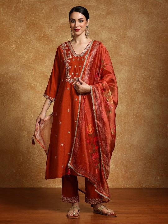 Varanga Floral Embroidered V- Neck Straight Kurta