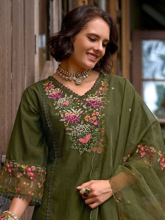 Indo Era Floral Embroidered V Neck Panelled A Line Kurta With Trousers & Dupatta