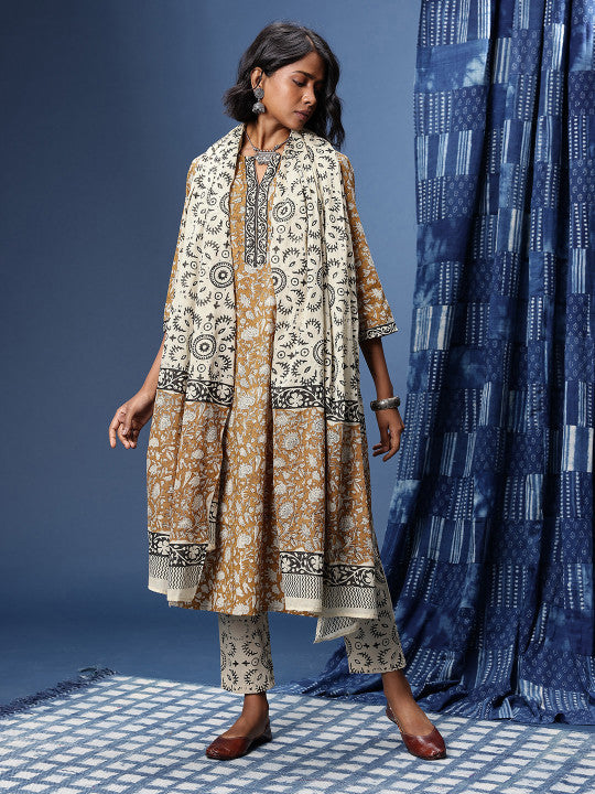 Taavi Bagru Ethnic Motifs Printed Straight Kurta With Trousers & Dupatta