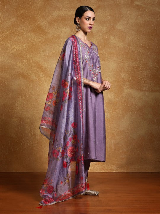 Varanga Women Floral Embroidered Regular Kurta
