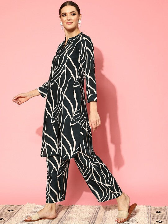 Varanga Printed Straight Kurta With Trousers Set