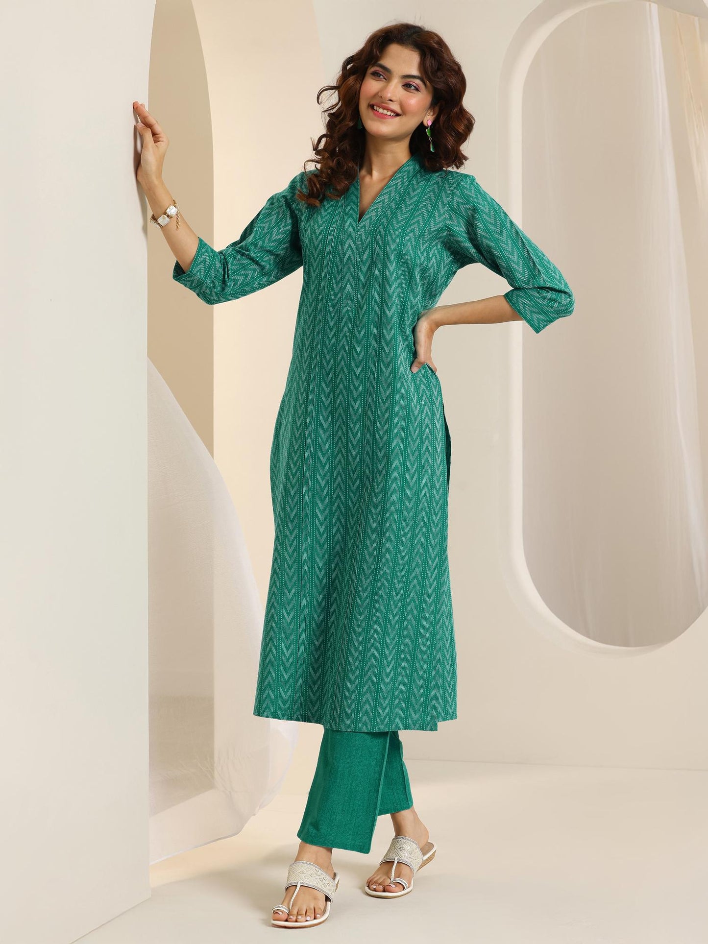 Green Woven Straight Kurta with Pant and Dupatta (Set of 3)