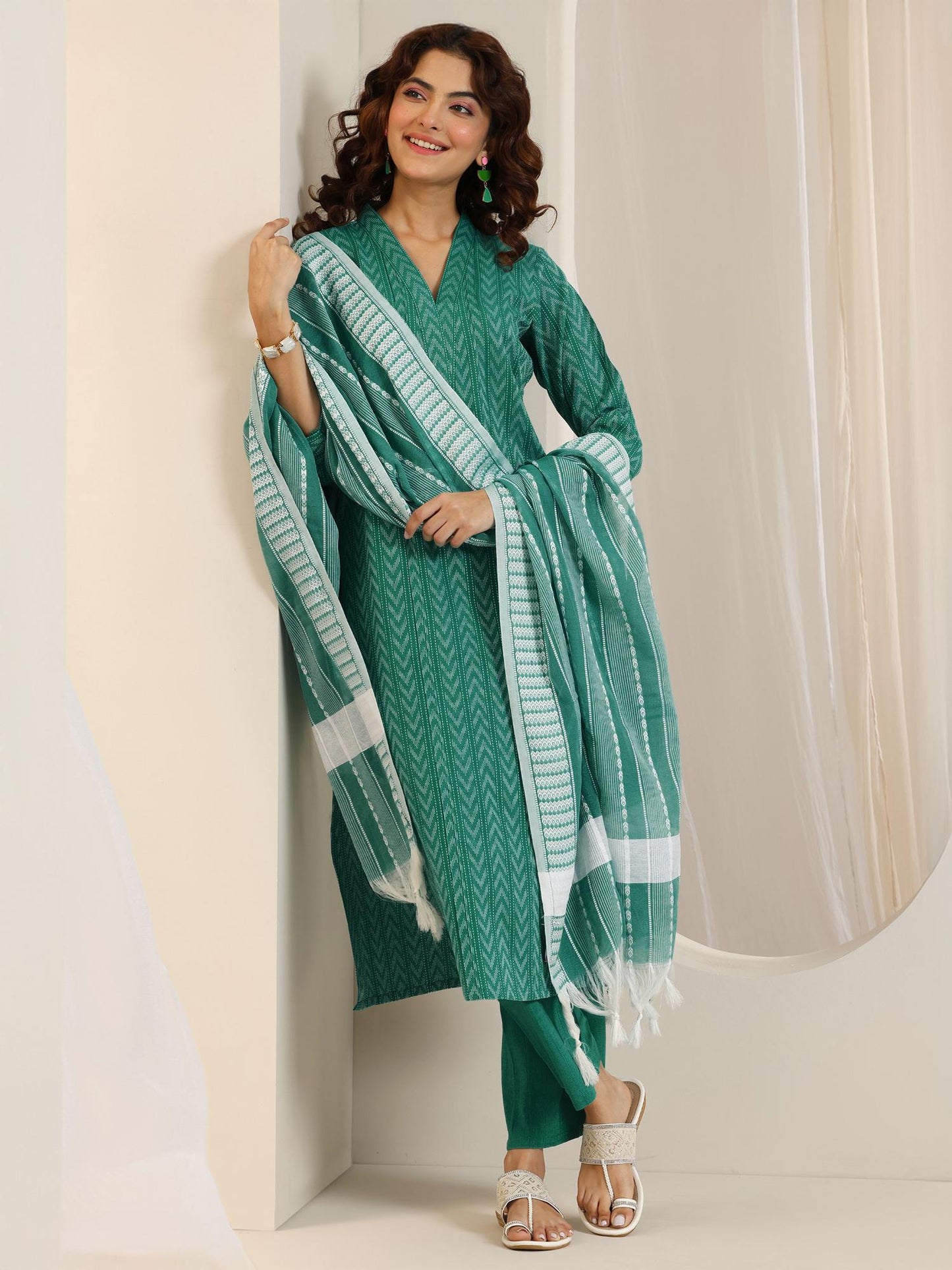 Green Woven Straight Kurta with Pant and Dupatta (Set of 3)