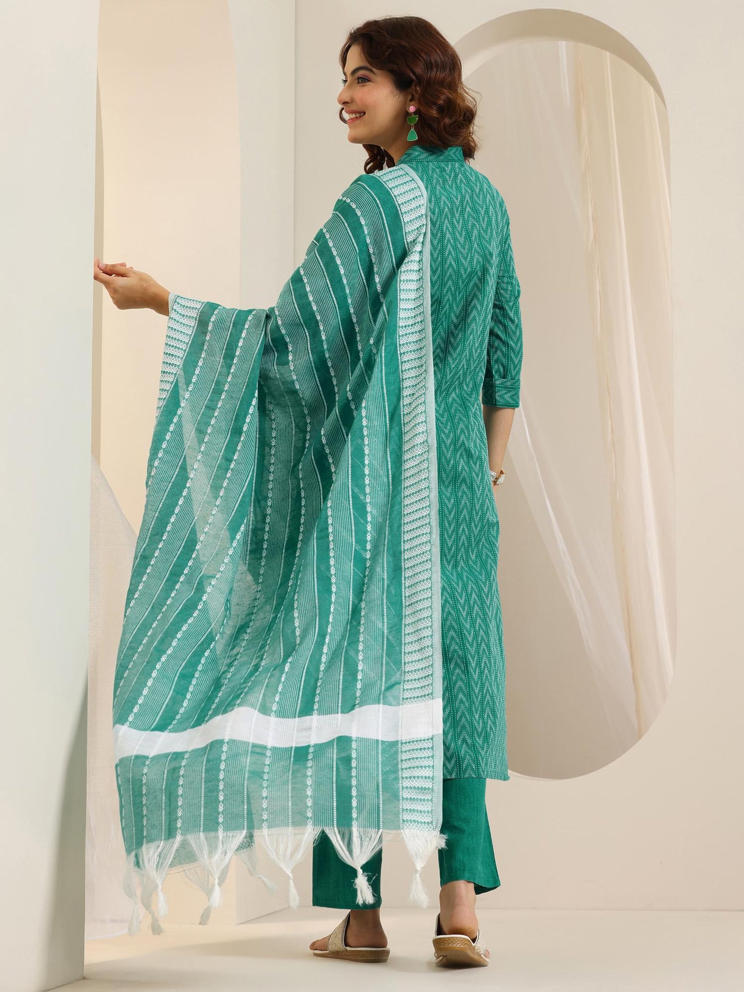 Green Woven Straight Kurta with Pant and Dupatta (Set of 3)