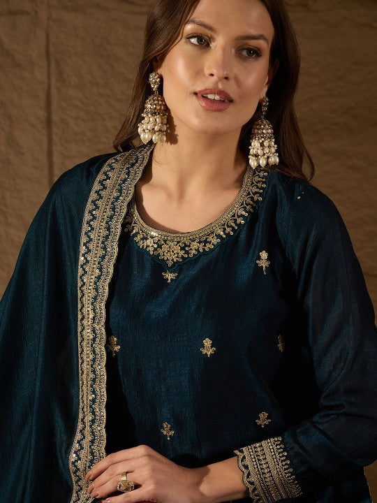 House of Pataudi Floral Embroidered Sequinned Straight Kurta