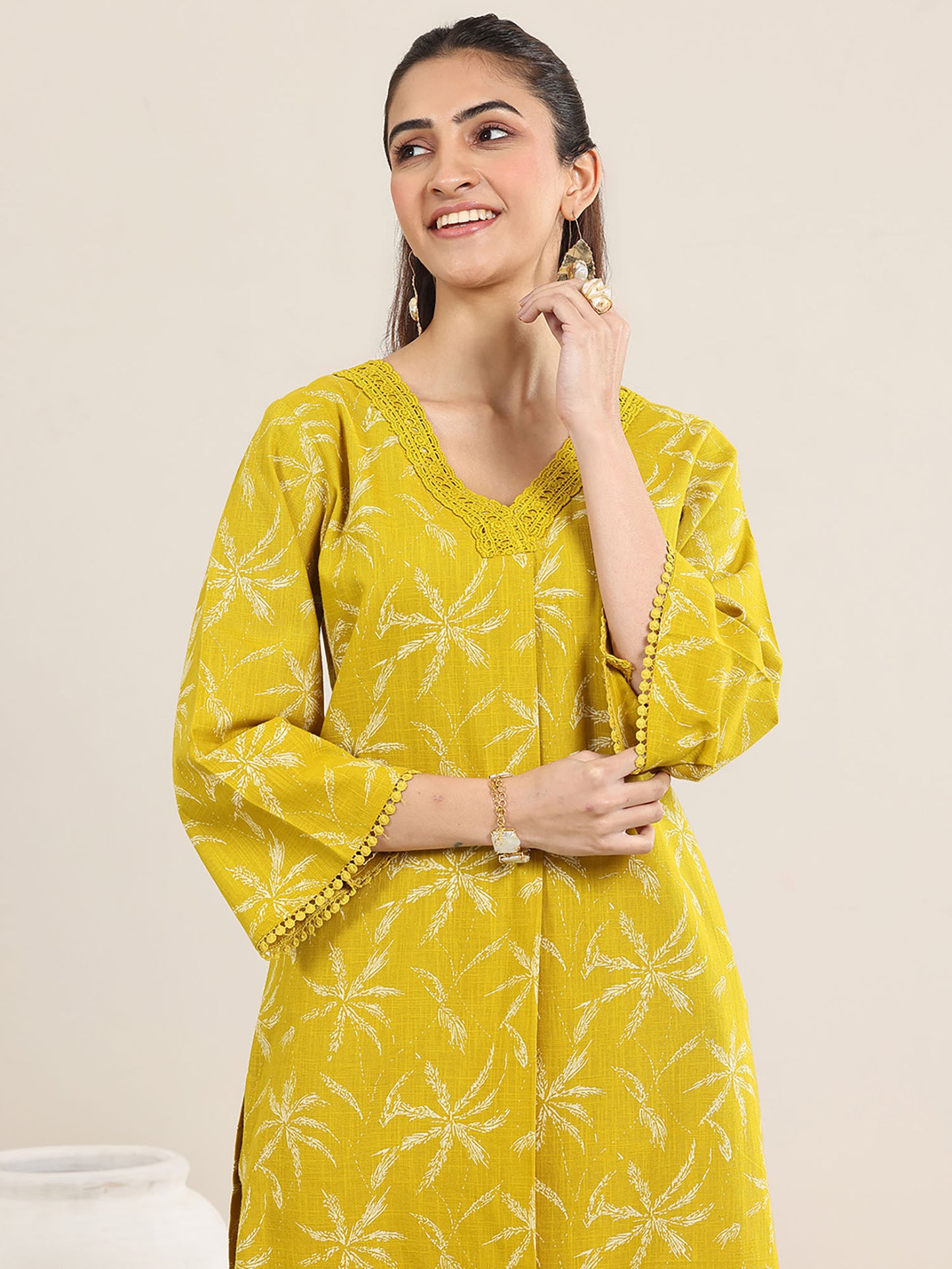 Women Yellow Floral Co-ord (Set of 2)