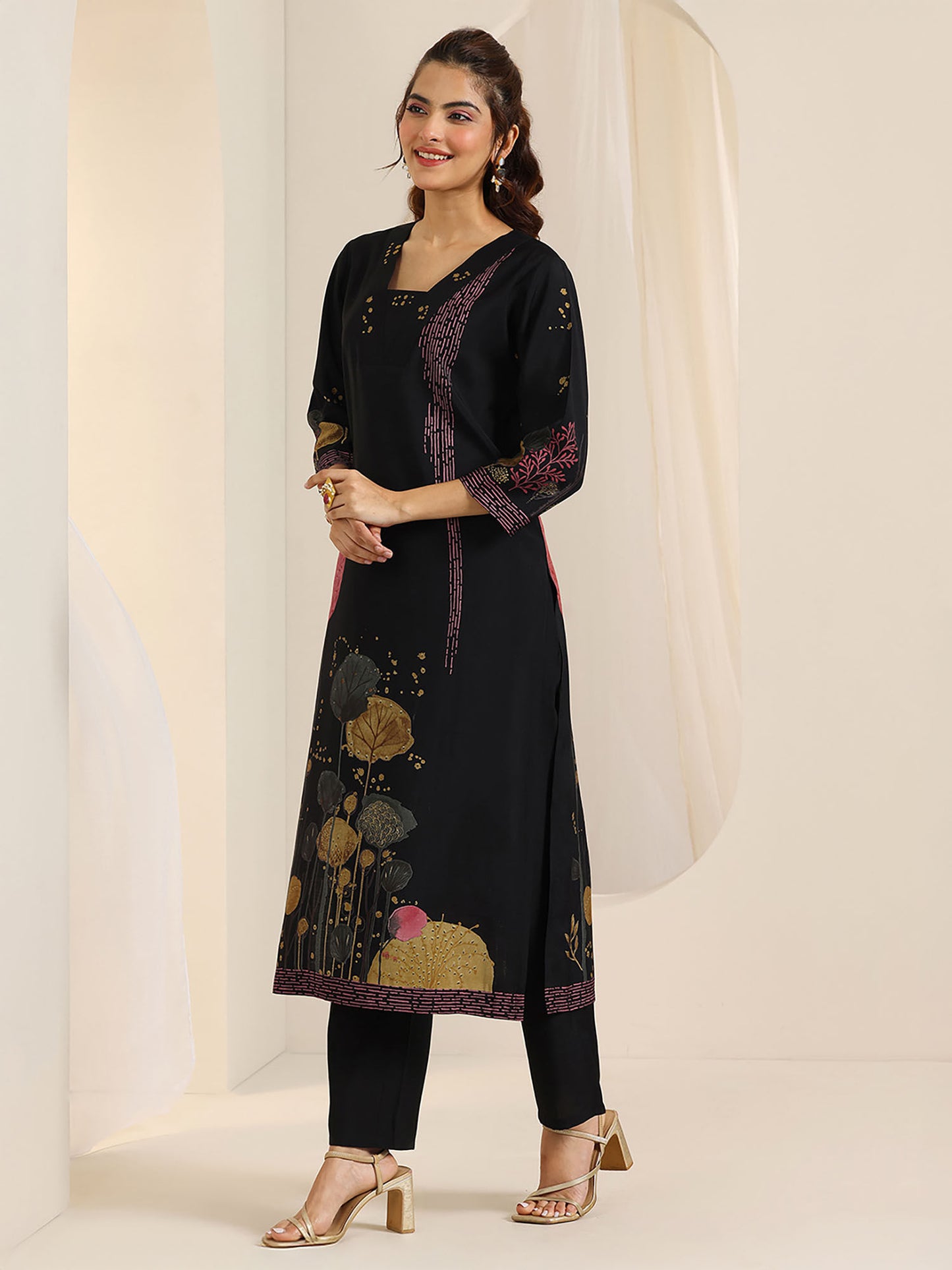 Women Black Printed Kurta with Pant &amp; Dupatta (Set of 3)