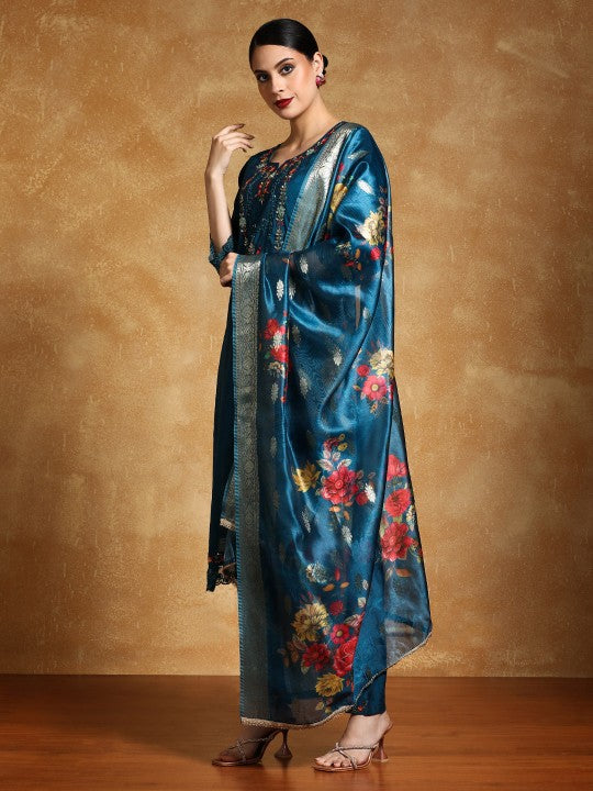 Varanga Women Floral Yoke Design Regular Thread Work Kurta