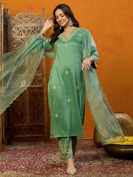 AHIKA Green Floral Embroidered V-Neck Kurta