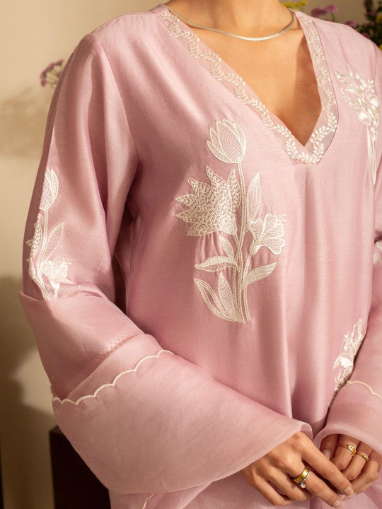 HOUSE OF INARI Floral Thread Work Chanderi Silk Straight Kurta With Palazzos & Dupatta