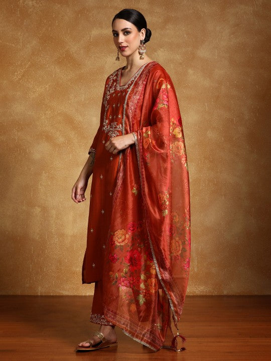 Varanga Floral Embroidered V- Neck Straight Kurta