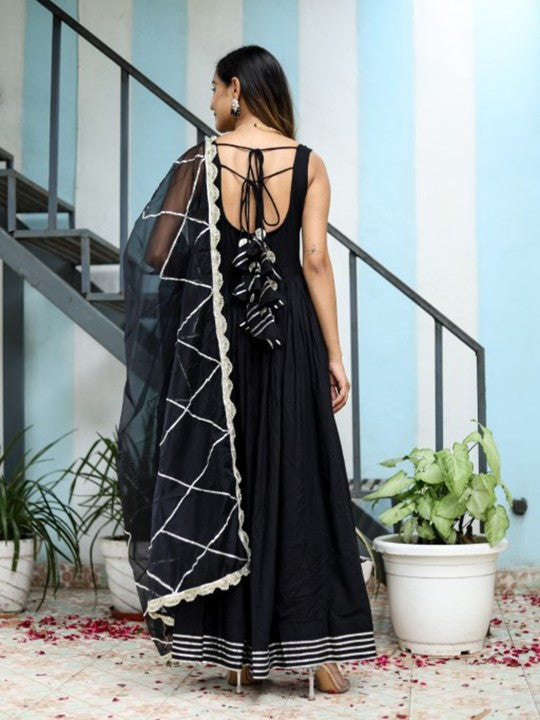 Chandbaali Women Striped Empire Gotta Patti Pure Cotton Kurta with Trousers & With Dupatta