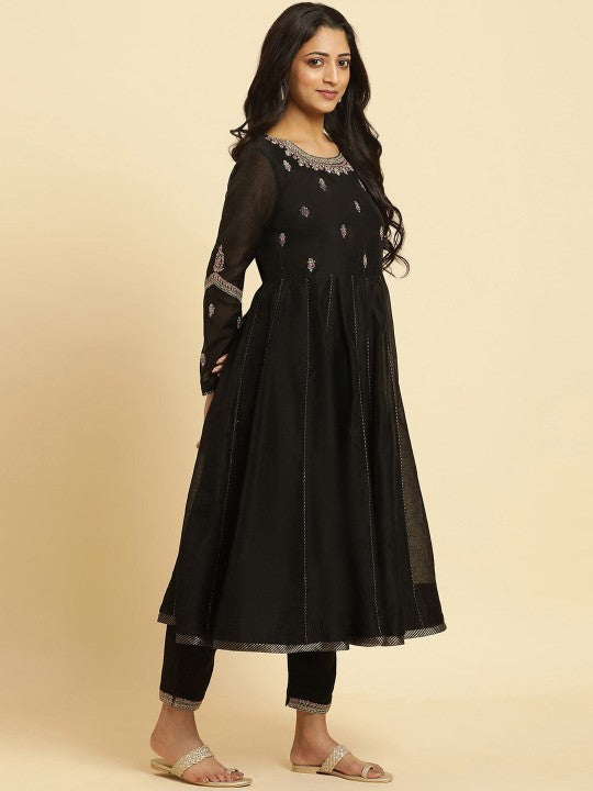 W Black Ethnic Motifs Embroidered Regular Sequinned Kurta with Trousers & With Dupatta