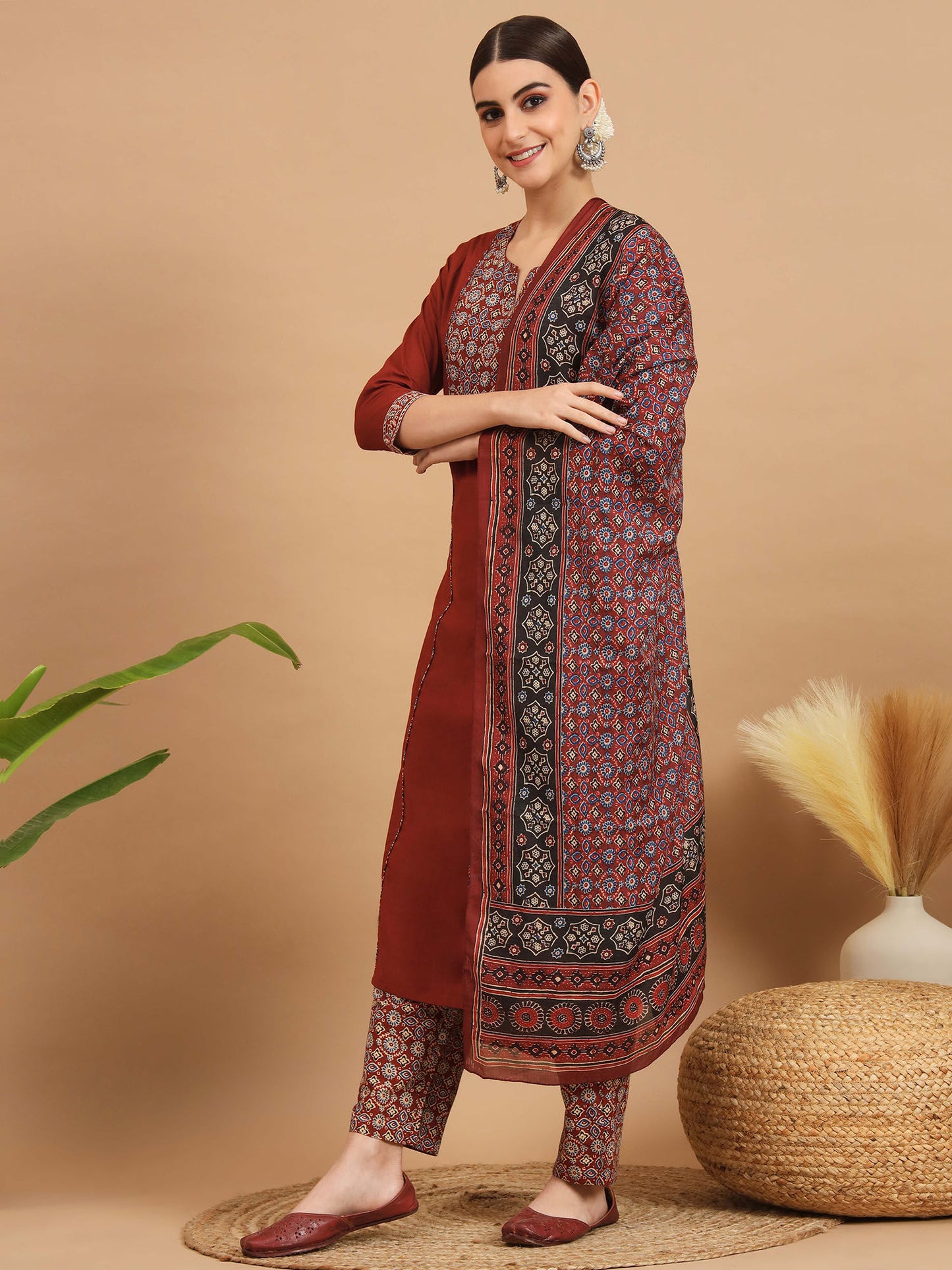Women Floral Print Cotton Maroon Stitched Kurta Pant With Dupatta (Set of 3)