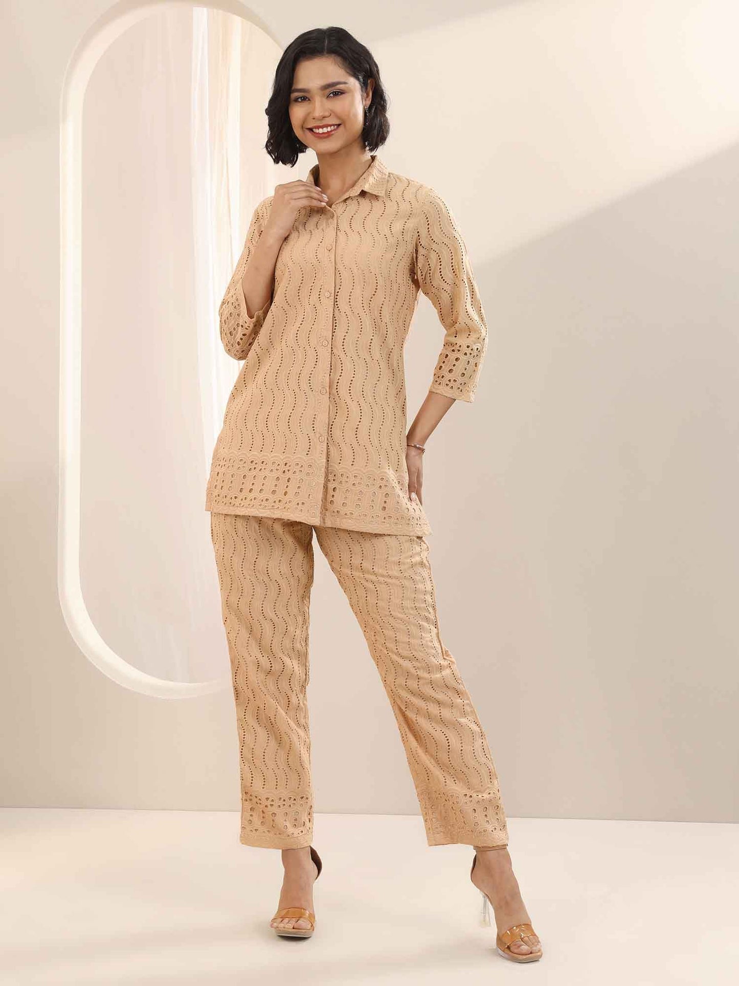 Beige Schiffli Front Open Lining Co-Ord (Set of 2)