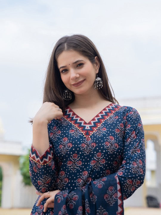 Floral Printed Straight Kurta With Trousers & Dupatta