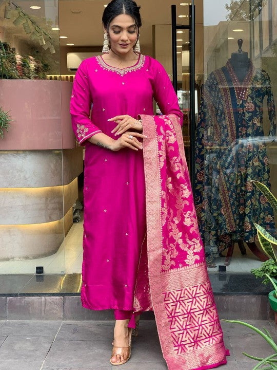 GUNVANTI FAB Women Solid Embroidered Kurta