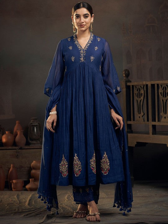 HIRIKA&DHRUTI Women Embroidered Chanderi Silk Kurta