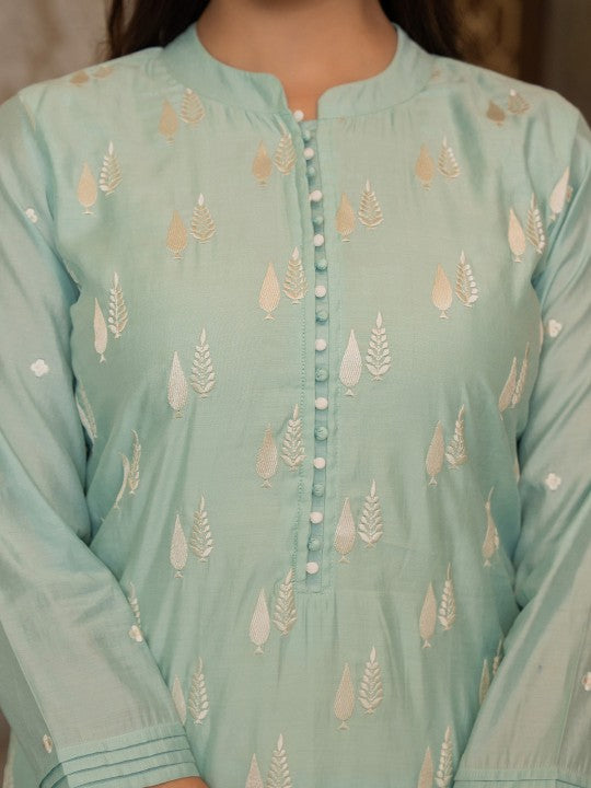 AHIKA Women Embroidered Regular Thread Work Kurta