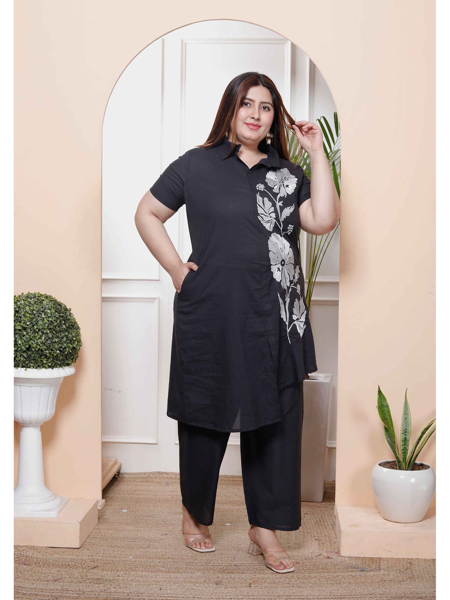 Women Plus Size Black Pure Cotton Floral Embroidered Co-Ord (Set of 2)
