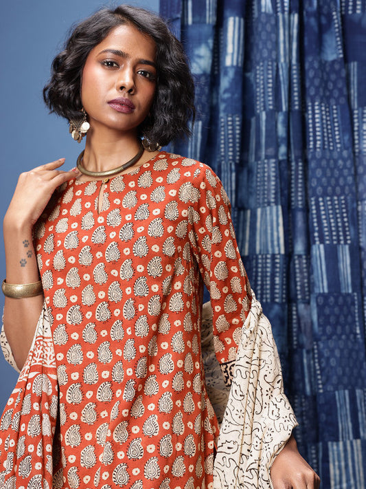 Taavi Ethnic Motifs Printed Bagru Kurta with Trousers & Dupatta
