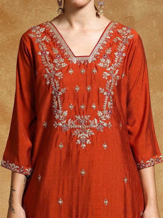 Varanga Floral Embroidered V- Neck Straight Kurta