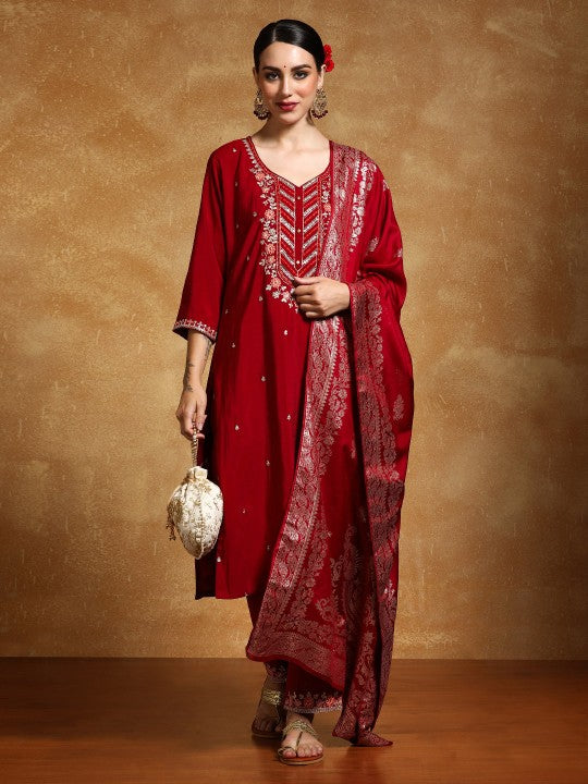 Varanga Women Floral Embroidered Regular Kurta
