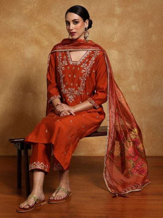 Varanga Floral Embroidered V- Neck Straight Kurta