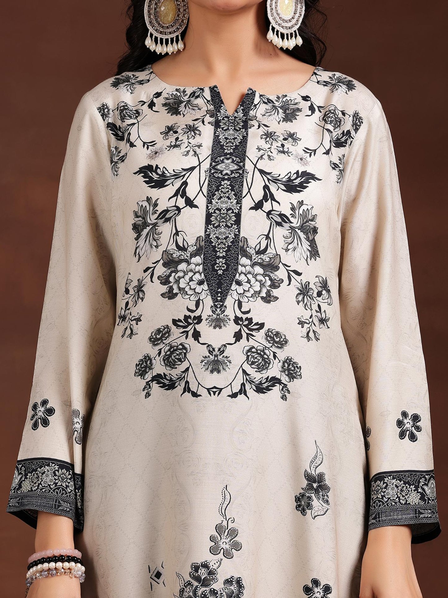 Womens White Kurta with Pant and Dupatta (Set of 3)