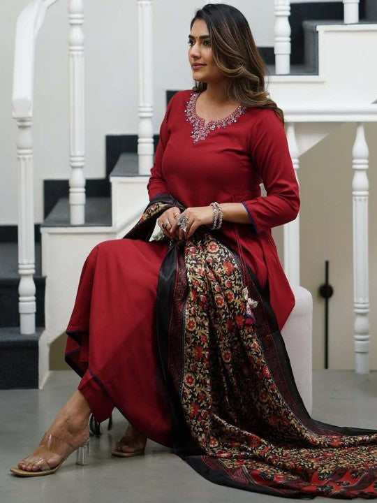 DIVASTRI Women Ethnic Motifs Embroidered Regular Kurta with Trousers & With Dupatta