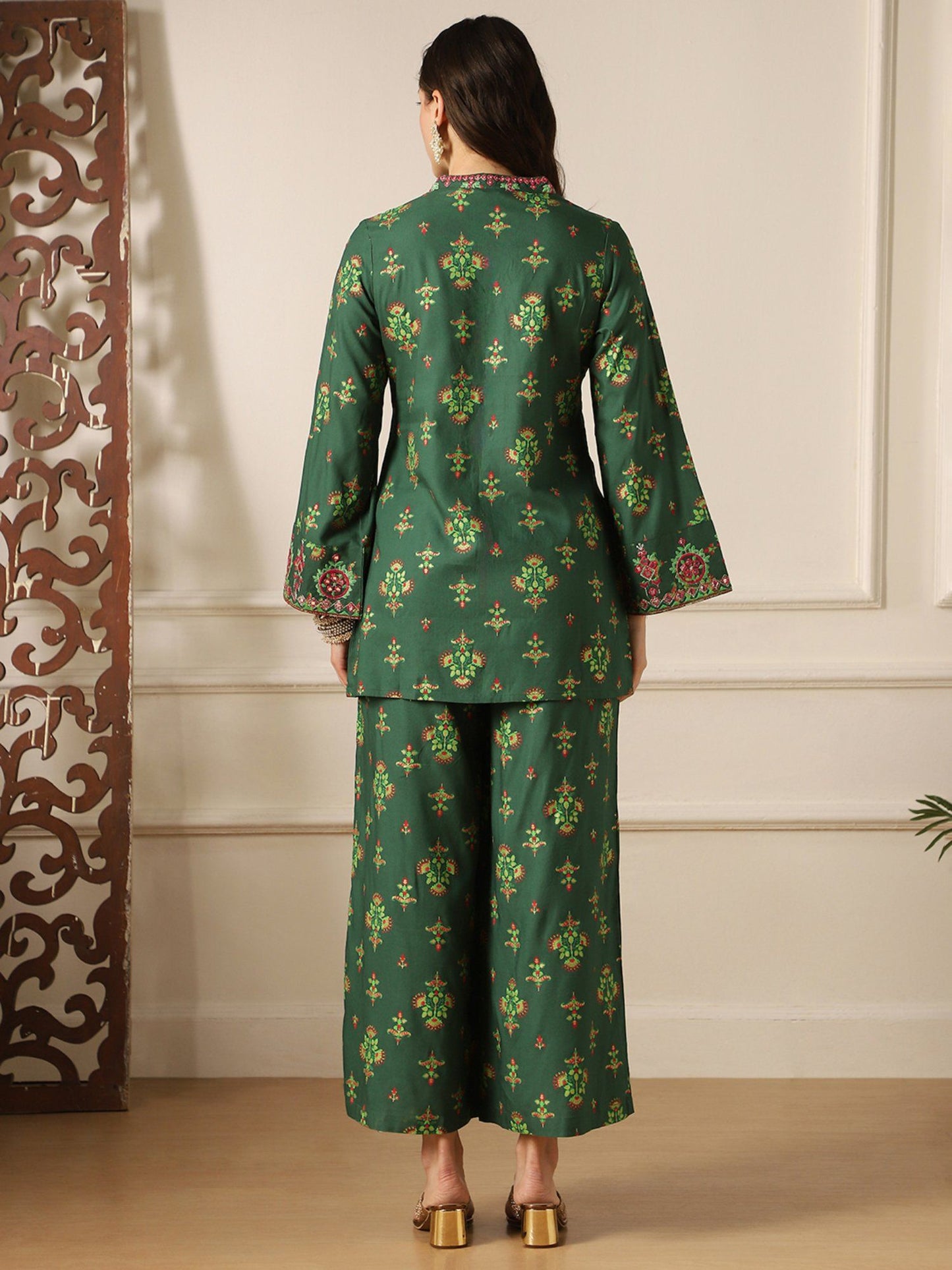 Women Green Embroidery Detail Mirror Work Ethnic Motifs Co-Ord Set