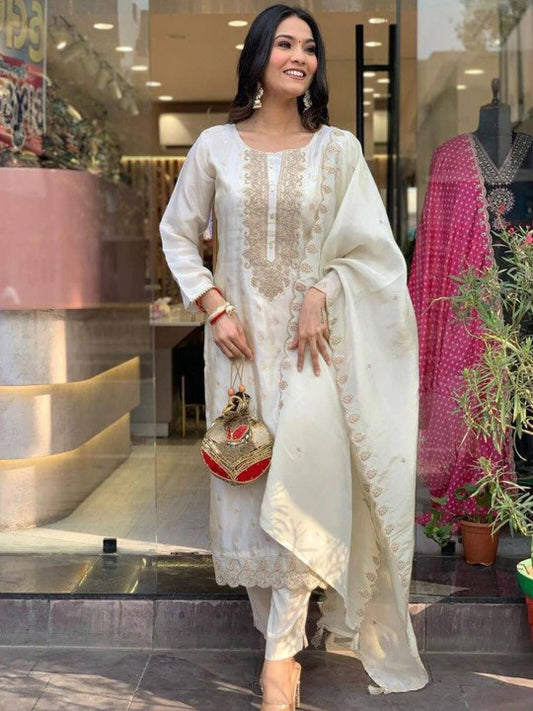 ASCIIBLUES Women Floral Embroidered Regular Sequinned Kurta with Trousers & With Dupatta