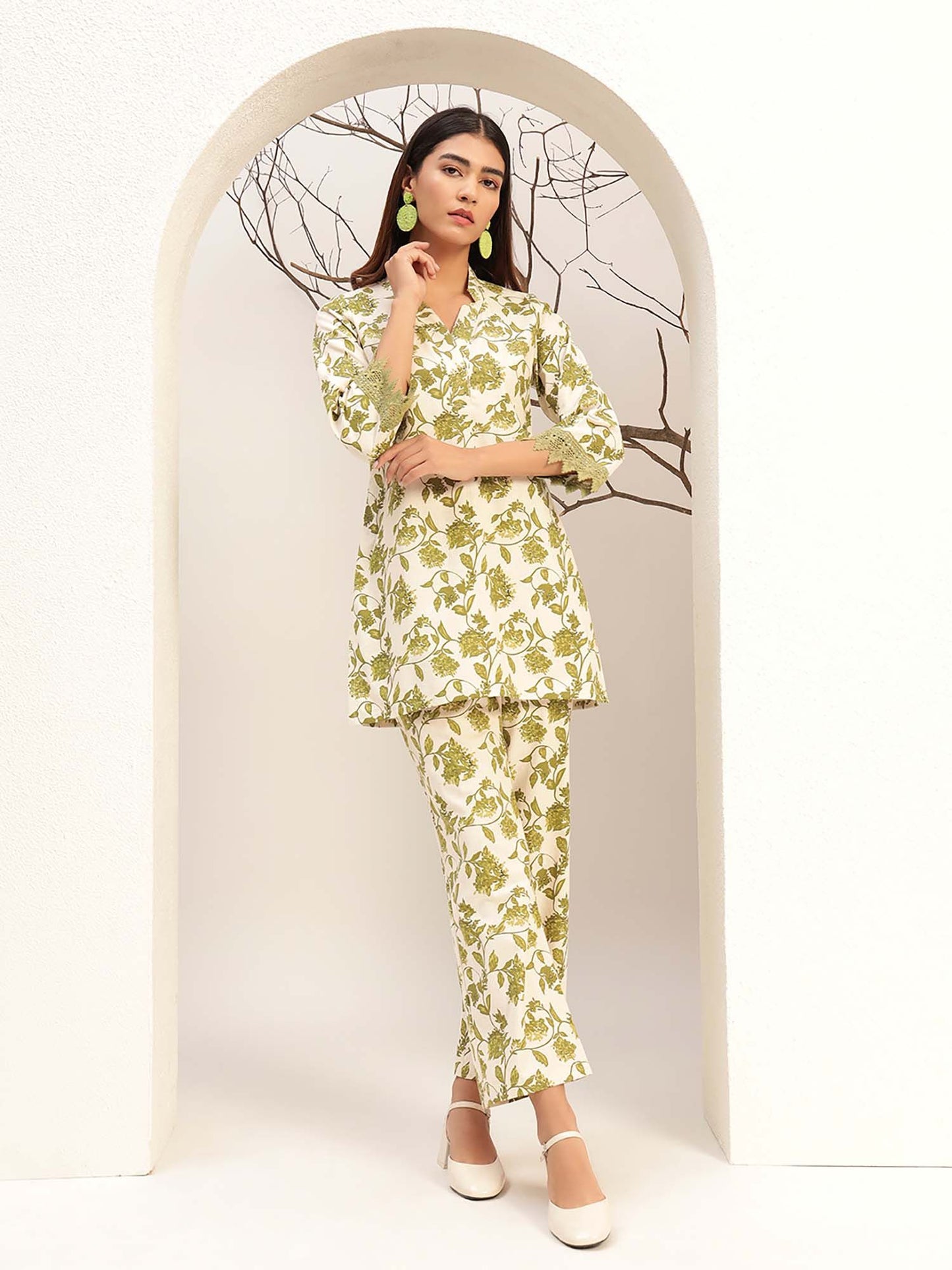 Green Floral Printed V-Neck Casual Co-Ord (Set of 2)