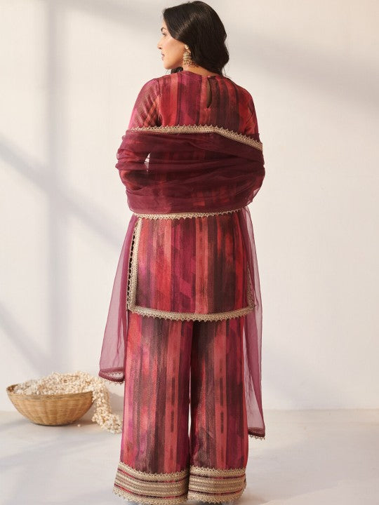 Ambraee Printed Gotta Patti Round Neck Regular Sleeves Kurta