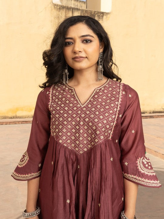 ASRUMO Women Floral Embroidered Regular Patchwork Kurta