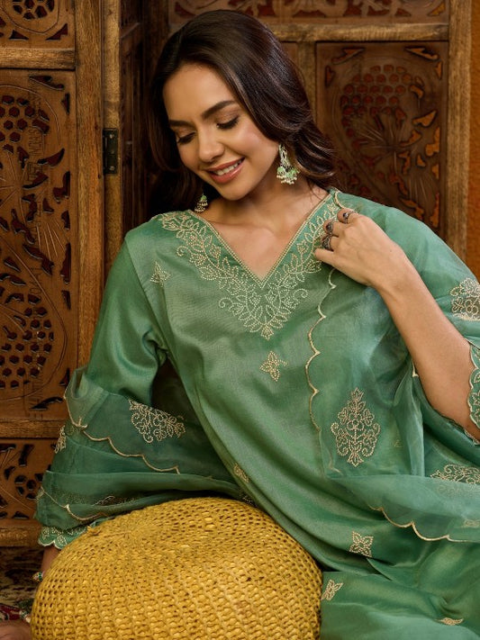 AHIKA Green Floral Embroidered V-Neck Kurta