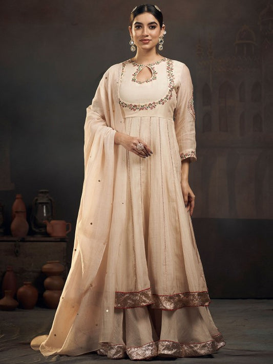 HIRIKA&DHRUTI Women Embroidered Chanderi Silk Kurta