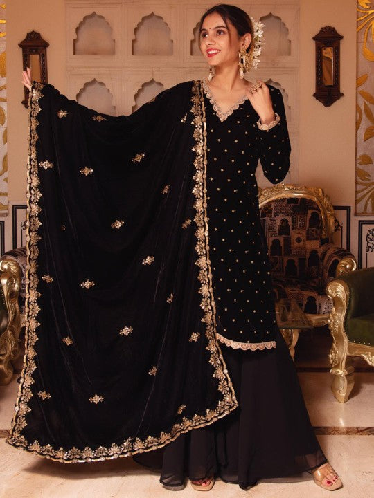 Calmna V-Neck Floral Embroidered Thread Work Velvet Straight Kurta