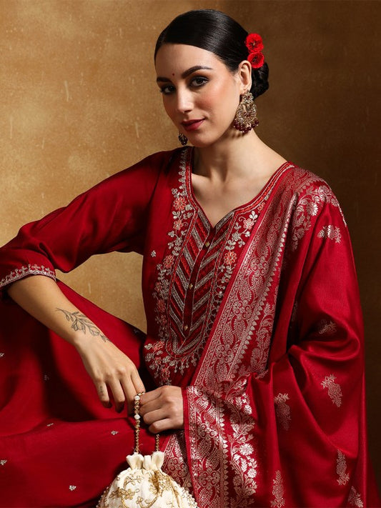 Varanga Women Floral Embroidered Regular Kurta