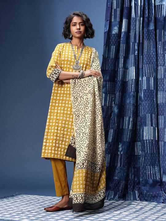 Taavi Floral Printed Bagru Kurta with Trousers & Dupatta